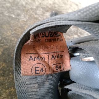 CINTURONES DELANTEROS MITSUBISHI PAJERO AÑO 1999