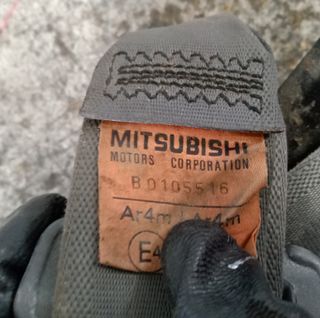 CINTURONES DELANTEROS MITSUBISHI PAJERO AÑO 1999