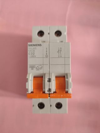 Interruptor automático Siemens 5sj6532-7