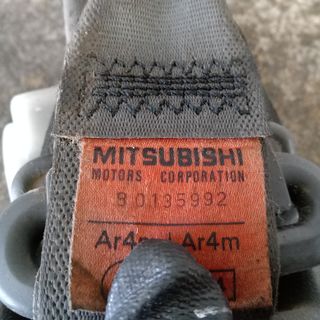 CINTURONES TRASEROS MITSUBISHI PAJERO AÑO 1999