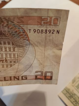 Monete straniere e lire italiane