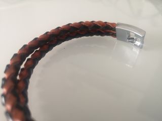 Pulsera de cuero hecha a mano con cordones trenza