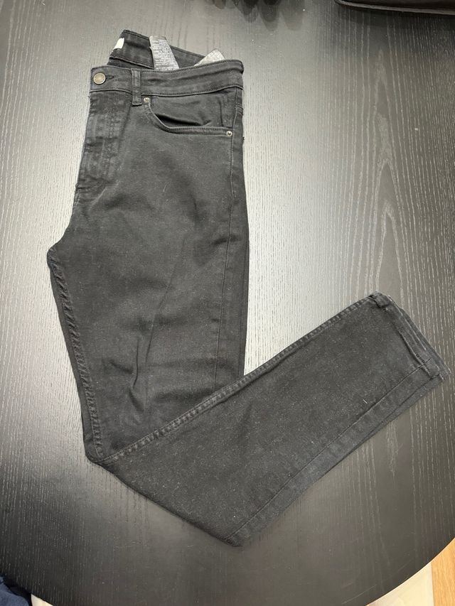 pantalones negros zara