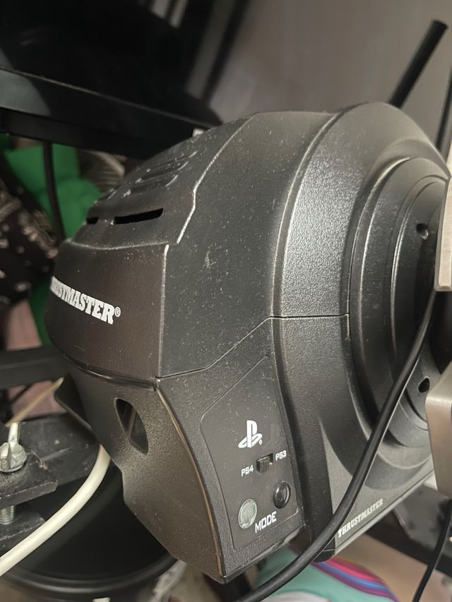 Thrustmaster T300 usate per 230 EUR su Collado Mediano su WALLAPOP