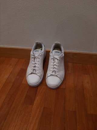 ZAPATILLAS ADIDAS BLANCAS talla 42.