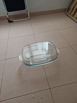 Fuente rectangular con tapa