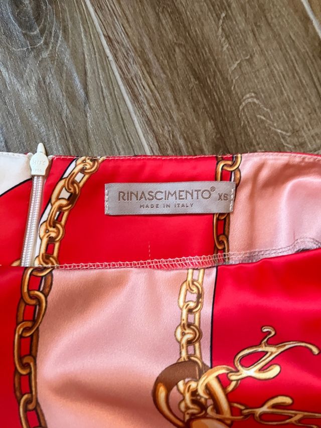 minigonna multicolore con catene dorate xs