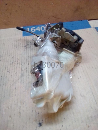 Cerradura puerta trasera derecha Mercedes  h_30070