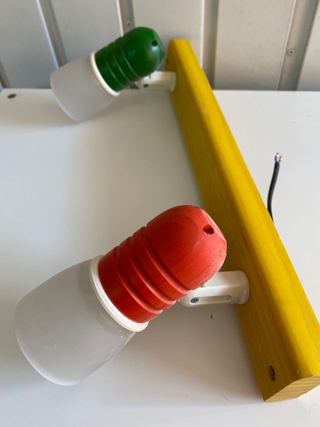 Lámpara de techo de madera de colores