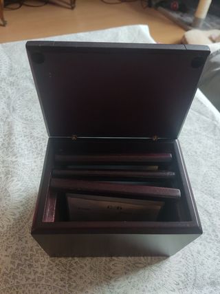 Agenda telefónica de mesa de caoba