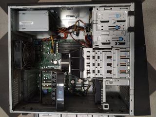 Servidor IBM, procesador, 4 discos duros, CD/DVD