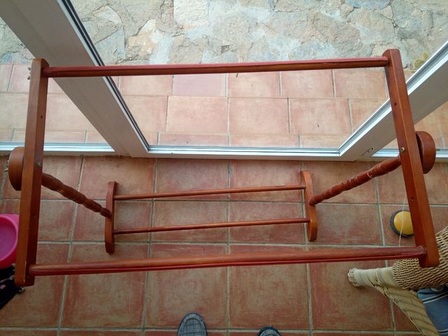 ￼ Bastidor de caoba rectangular con pie