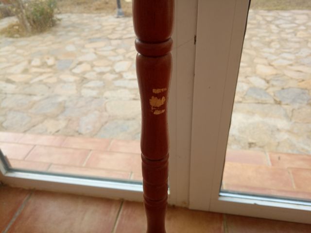 ￼ Bastidor de caoba rectangular con pie