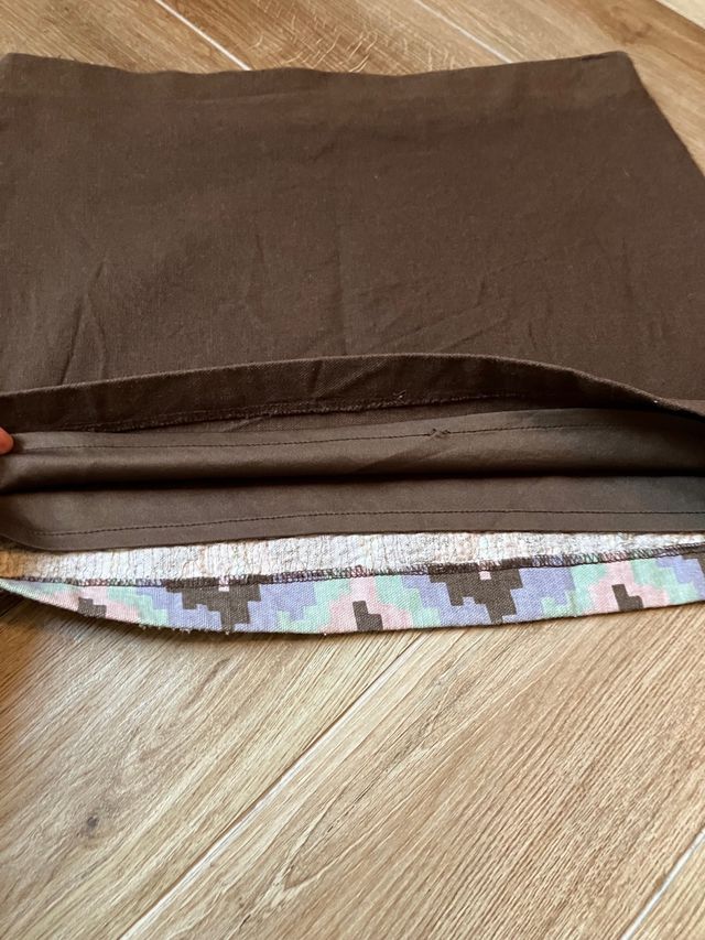 minigonna con motivo tribale e perline colorate xs