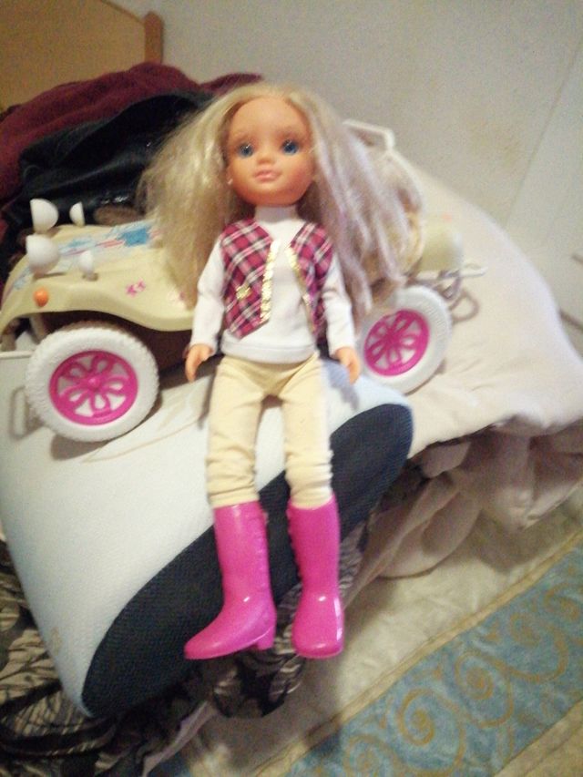 Coche Nancy y muñeca