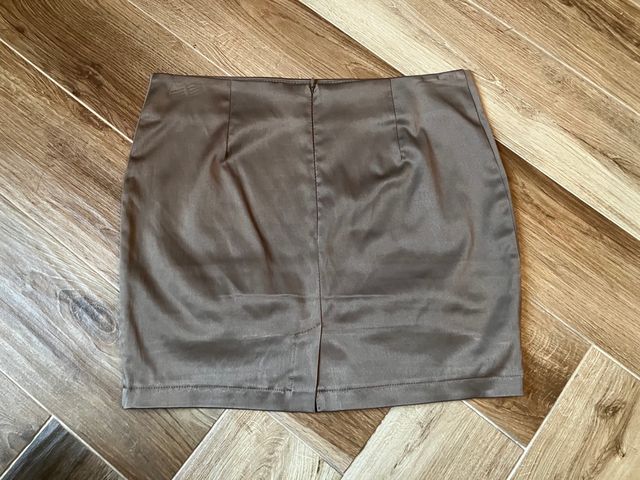 minigonna elegante con spacco dietro xs