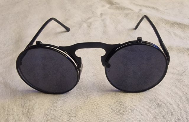 Occhiali da sole con doppia lente