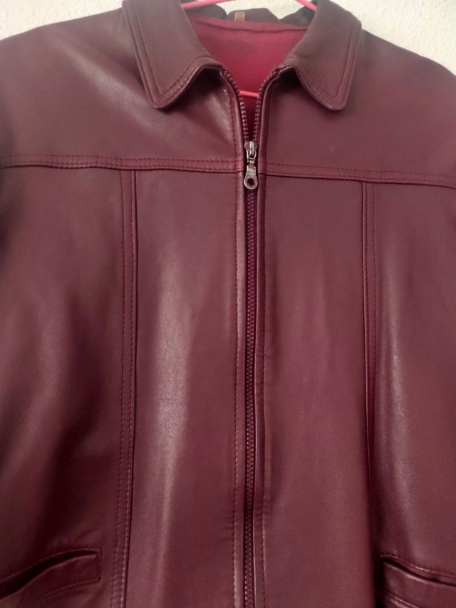 Cazadora de piel granate