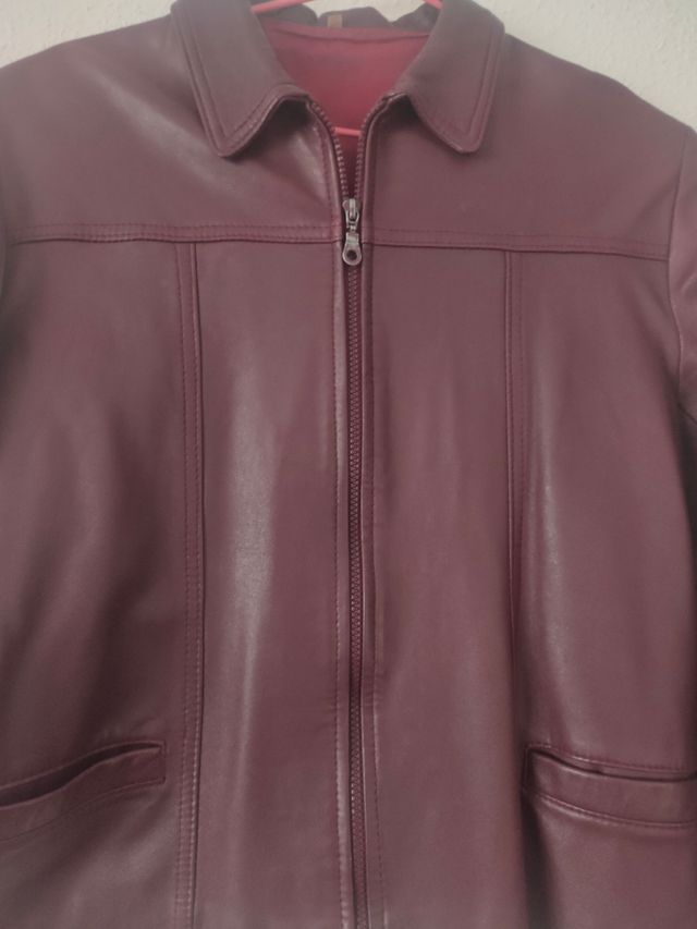 Cazadora de piel granate