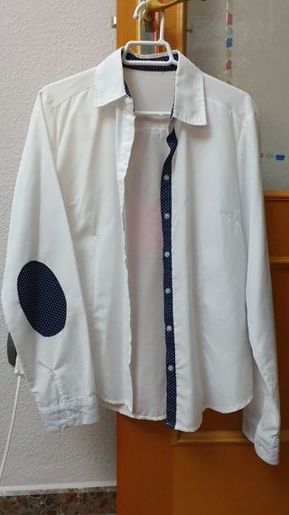 CAMiSA BLANCA T/40CON DETALLES EN AZUL M
