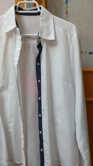 CAMiSA BLANCA T/40CON DETALLES EN AZUL M