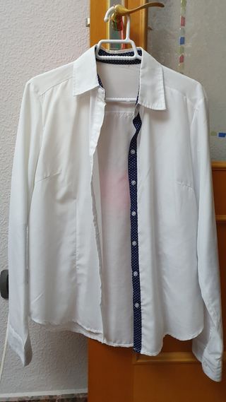 CAMiSA BLANCA T/40CON DETALLES EN AZUL M