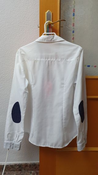 CAMiSA BLANCA T/40CON DETALLES EN AZUL M