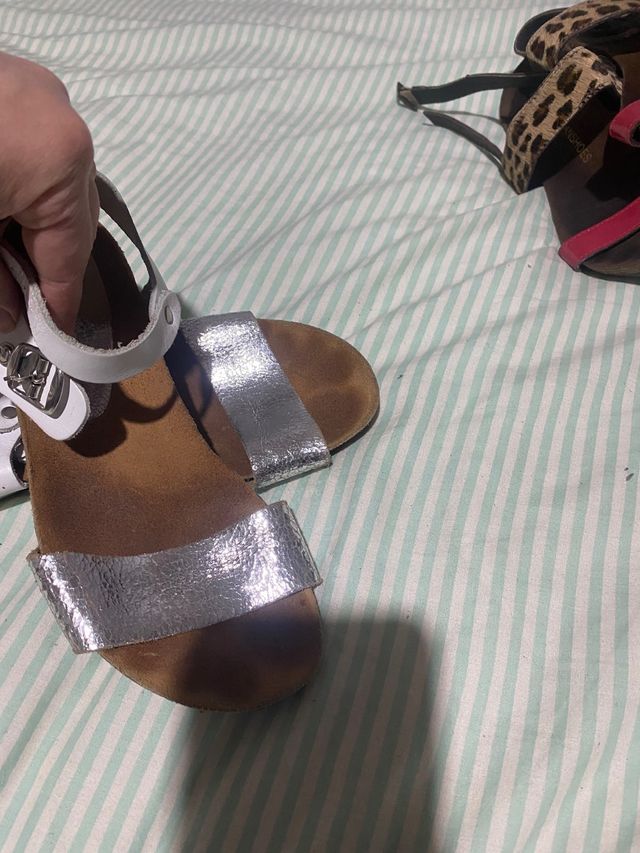 4 sandalias talla 37