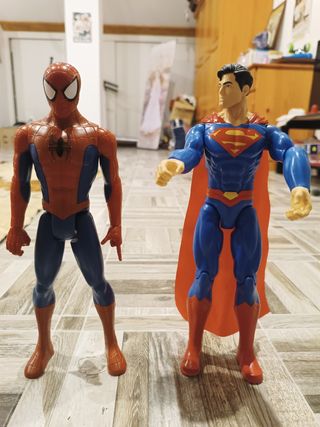 Muñecos superhéroes