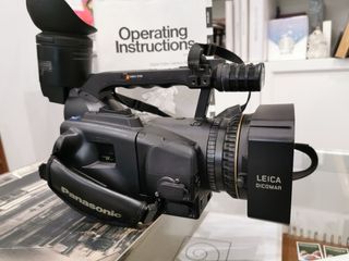 Cámara de video Panasonic AG-DVX100E