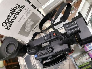 Cámara de video Panasonic AG-DVX100E