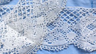 Encajes antiguos de bolillos