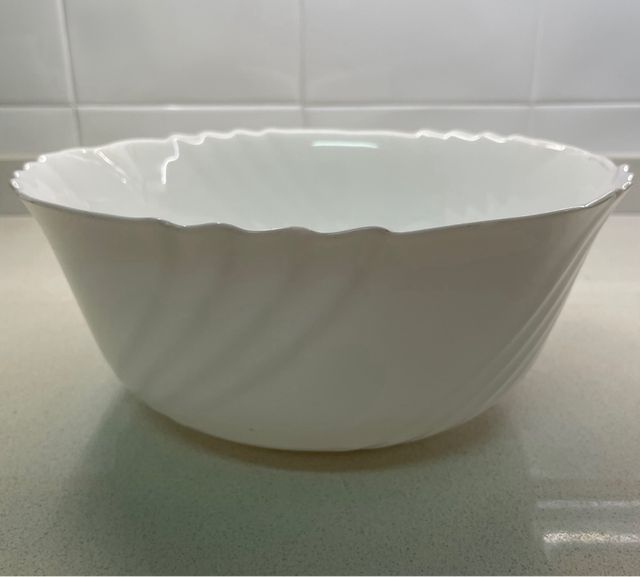 Vajilla 6 servicios-platos, tazas, ensaladera, ...