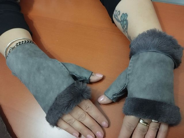 Guanto in montone shearling colore grigio scamosci