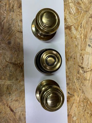 Pomos para puerta de entrada