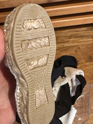 Manteletas bebé. REGALO ESPARDENYES.