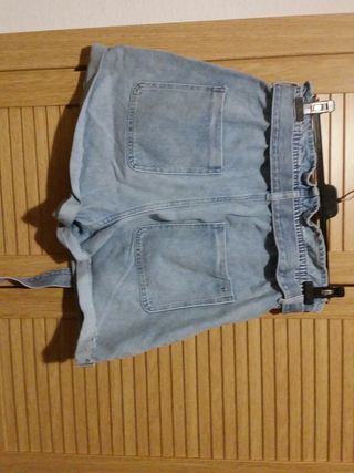 Pantalones vaquero corto 