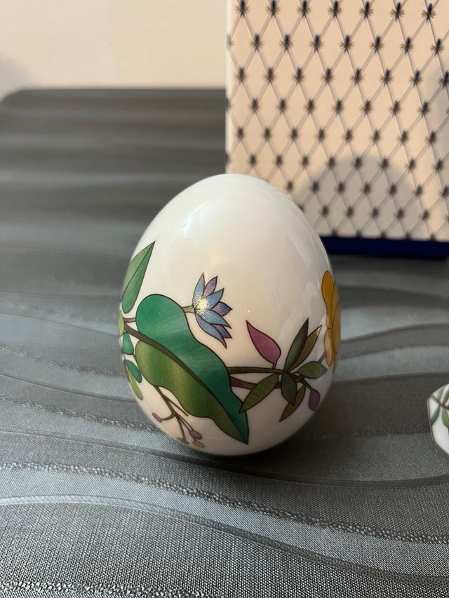 Huevo de pascua porcelana de St. Petersburgo