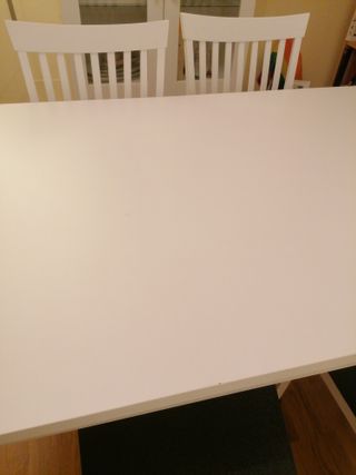 Mesa comedor y 4 sillas