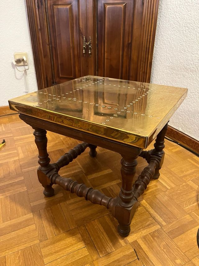 Rinconera Nogal de Valenti.