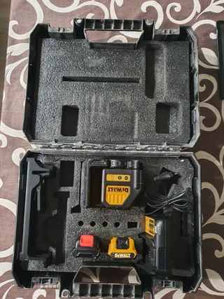 Nivel laser dewalt DCE088D1G
