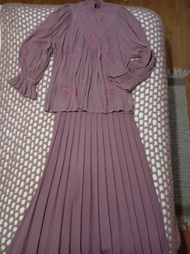 Conjunto falda y blusa de Sfera