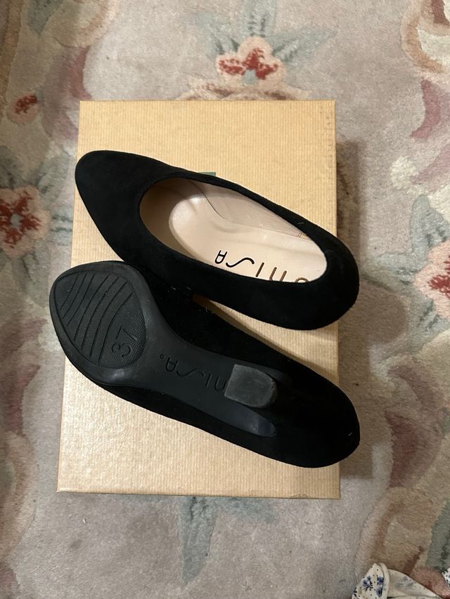 Zapatos salón ante negros