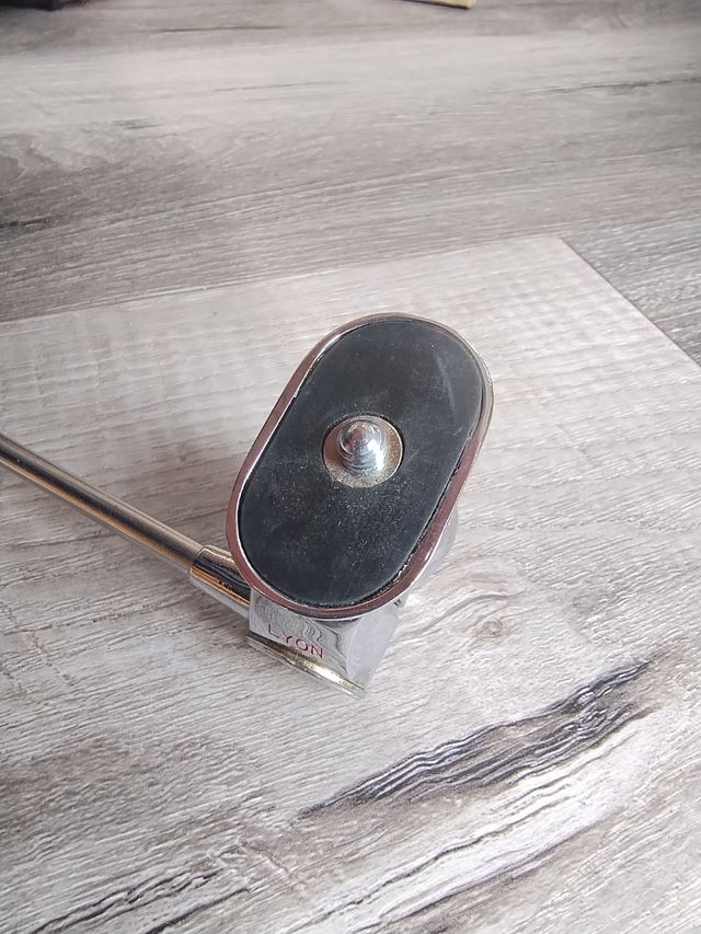 Testa per treppiede Lyon