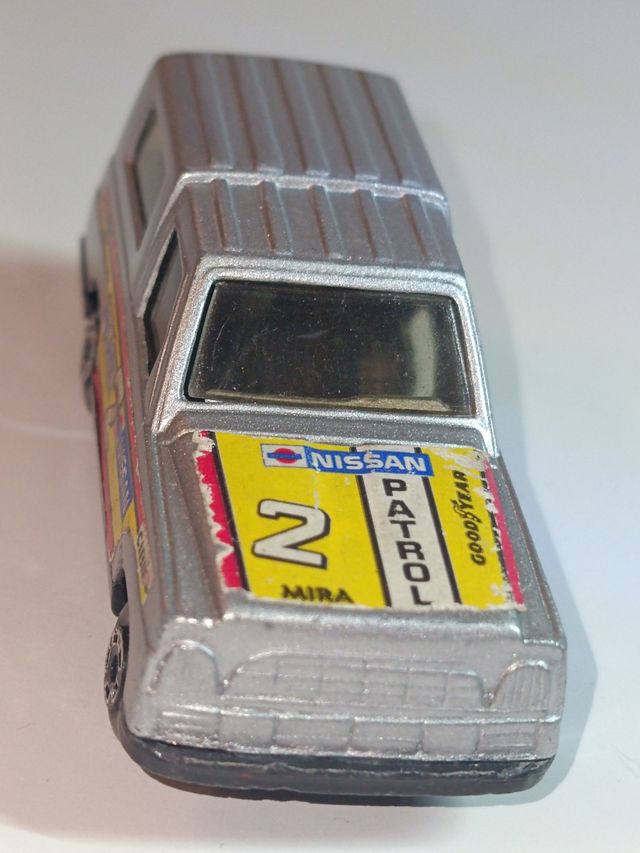 *NISSAN PATROL 1/64 MIRA