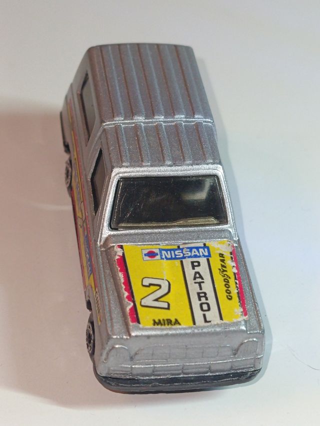 *NISSAN PATROL 1/64 MIRA