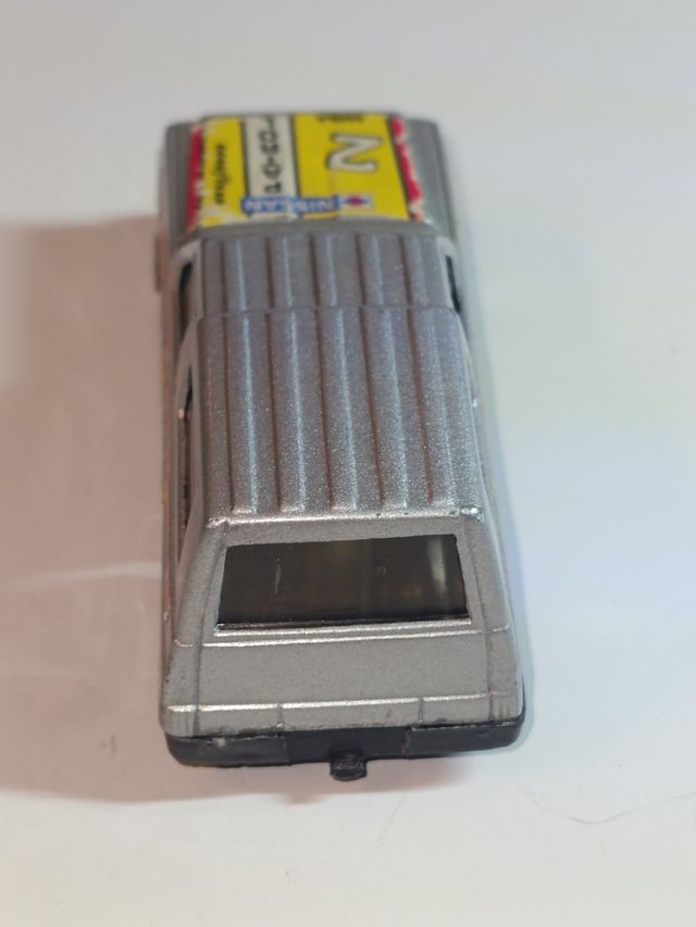 *NISSAN PATROL 1/64 MIRA