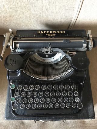 máquina escribir Underwood Universal