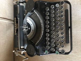 máquina escribir Underwood Universal