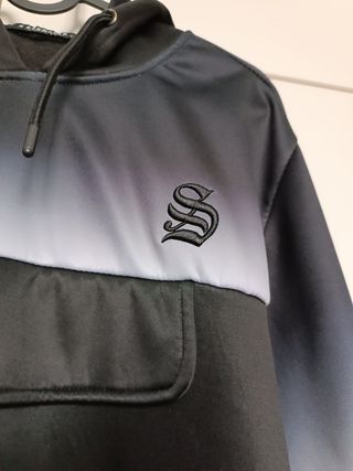 Sudadera Negra y Blanca